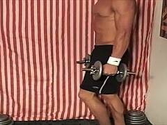 18-year-old Reese Rideout's intense gym workout strips down