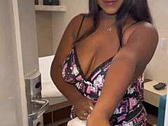 Curvy Colombiana Pays Delivery Guy with Big Cock Creampie Anal Ride