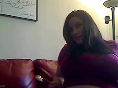 hey look at azismiss stuffing her bbw belly with ice cream