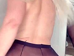 Twerking Huge Buttocks Dildo Sucks Wet Masturbation