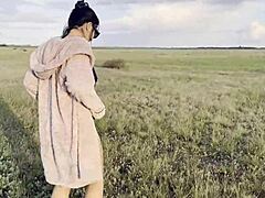 खुले में बोल्ड पेशाब POV कम्पाइलेशन