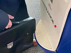 ici tu vois le teaser public qui flippe grave de l'avion j'décide d'me lancer quand même