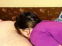 स्लट्टी बेब पोर्नेलिया गहराई तक गांड चाटती फिर रफ़ फेसफक पर गैग