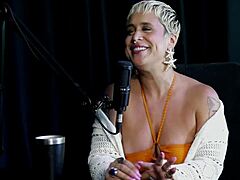 ela adora exibir nua sente falta de beijos longos n�o pega homem sem plano mas lambe buceta - just joana sheer red �🔥