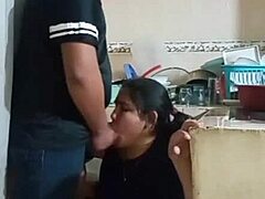 mi empleada domestica me hace squirting mientras casi nos pilla mi esposa