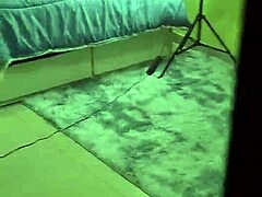 mi madrastra madura gime mientras la penetro hablando con papa