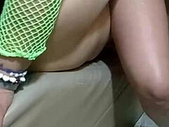 Esposa Gulps Gloryhole Loads from Strangers!