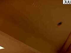 she's selling an apartment but he just wants that pussy 😈🔥