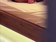 ATRAPO A Mi MADRENA NALGONA CALIENTE Y LE Saco LA LECHE EN SU CULO