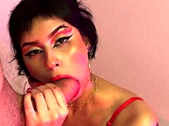 पेट्रोवाकाथएक्स बॉस लंड पर डॉगी स्टाइल सवार, जोरदार चुदाई में कराही