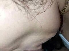 La novia de mi amigo me mama la polla sin poder resistir su infidelidad