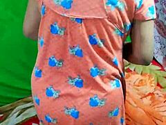 इंडियन भाभी साड़ी बदलते सीक्रेट वीडियो भाभी चुदाई