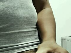 उसकी धमाकेदार वीडियो कॉल ऑर्गेज्म देखकर दो बार झड़ जाओ!