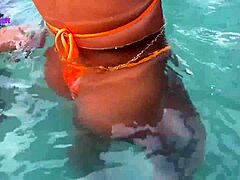 A putaria do carnaval Começou Na Piscina E Terminou No Quarto Com Corno Limpando!